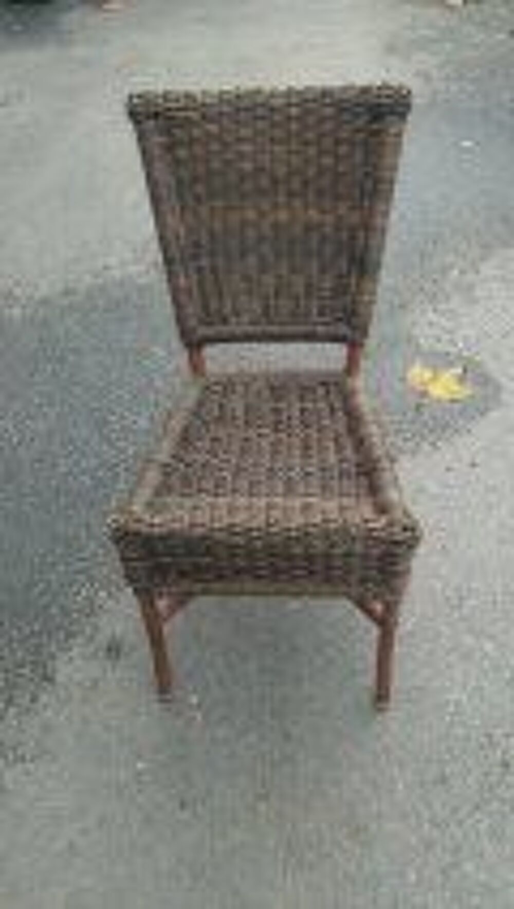 lot de 20 chaises en bois a vendre 10€ piece PARIS 17 Meubles