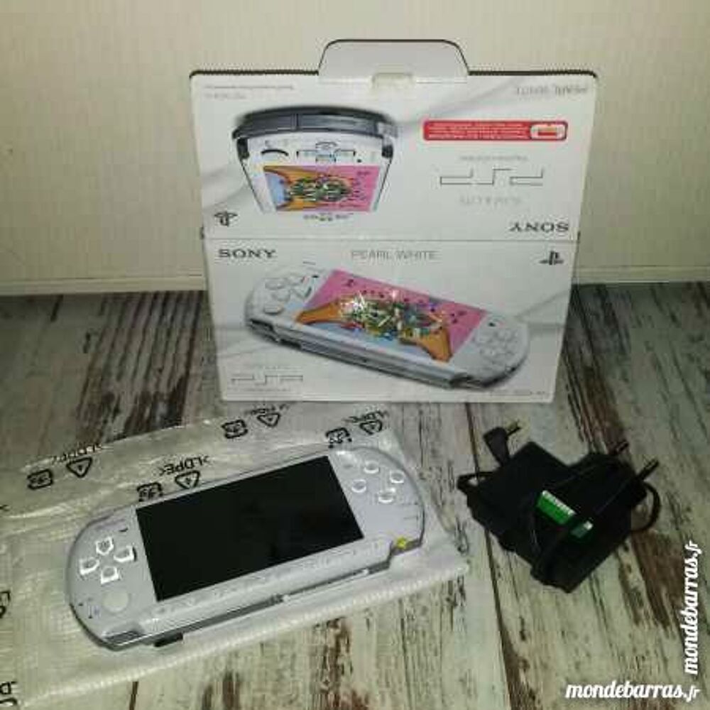PSP Slim &amp; Lite Pearl White Consoles et jeux vidos
