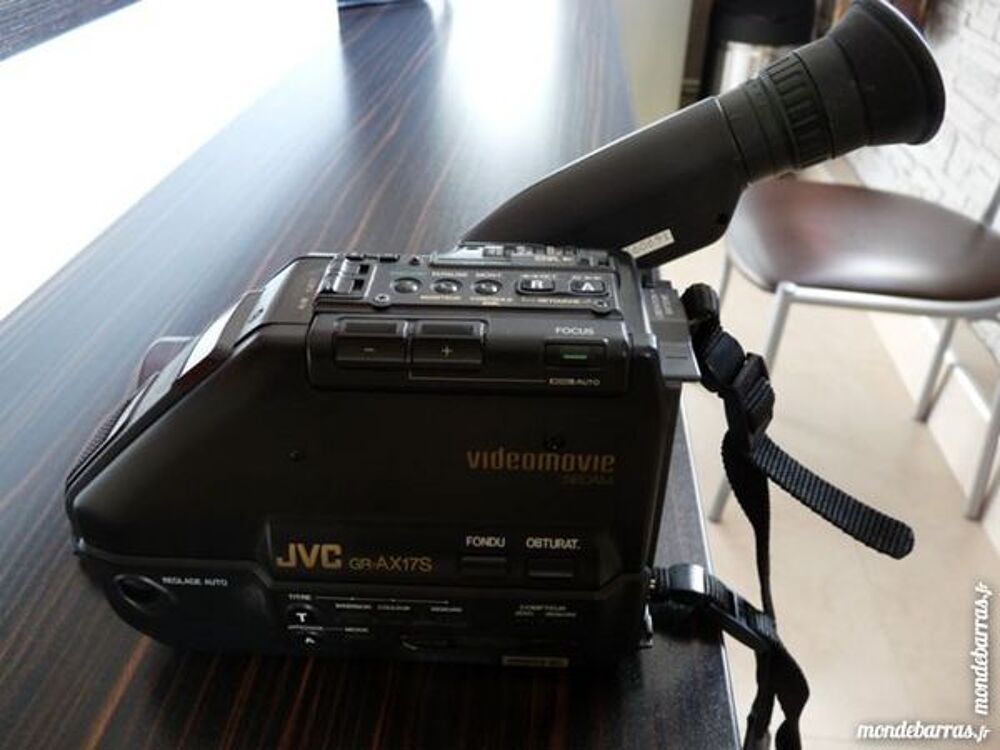 CAMERA ENREGISTREUR ET LECTEUR JVC GR-AX17S Photos/Video/TV