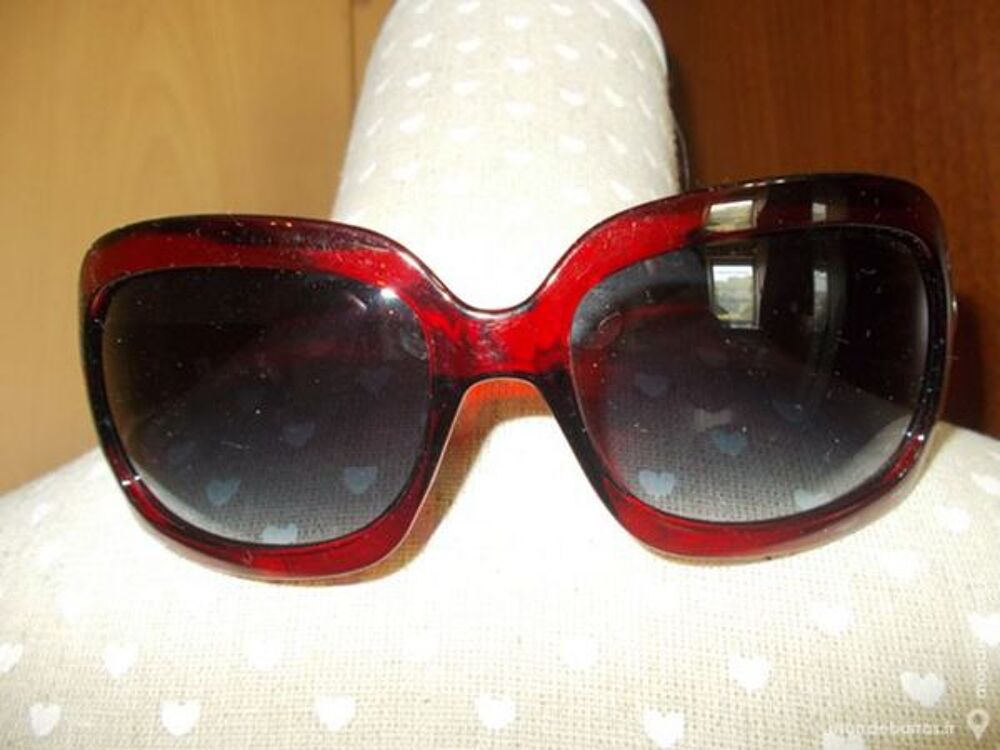 LUNETTE DE SOLEIL NEUVE Bijoux et montres