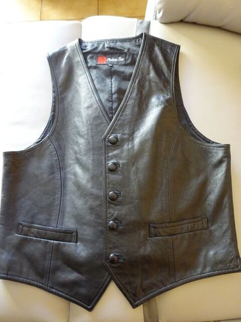 Gilet en cuir noir  taille 4 ou XL 30 Carpentras (84)