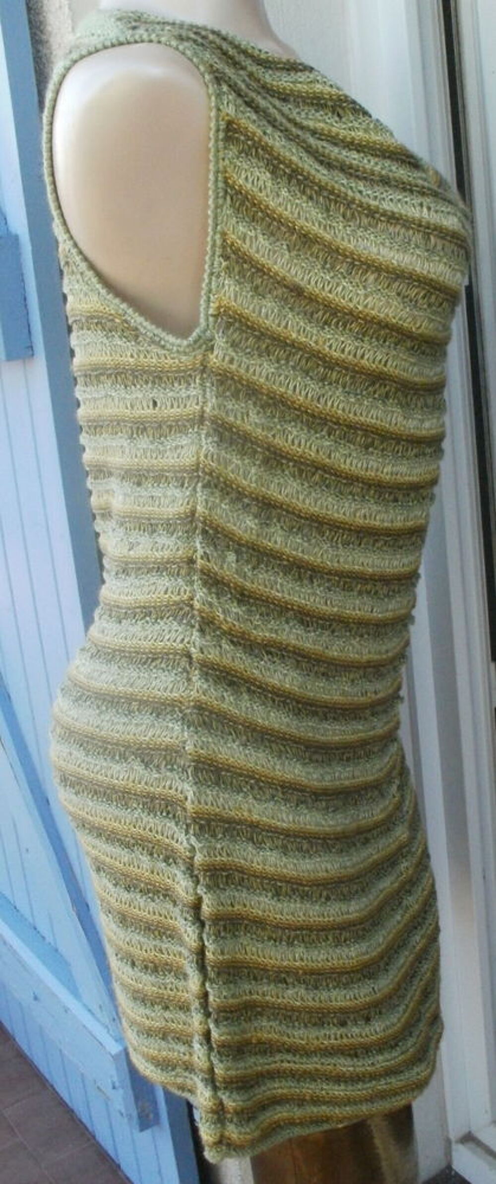 Robe sans manches, tricot&eacute;e main, taille 40 - 42 Vêtements