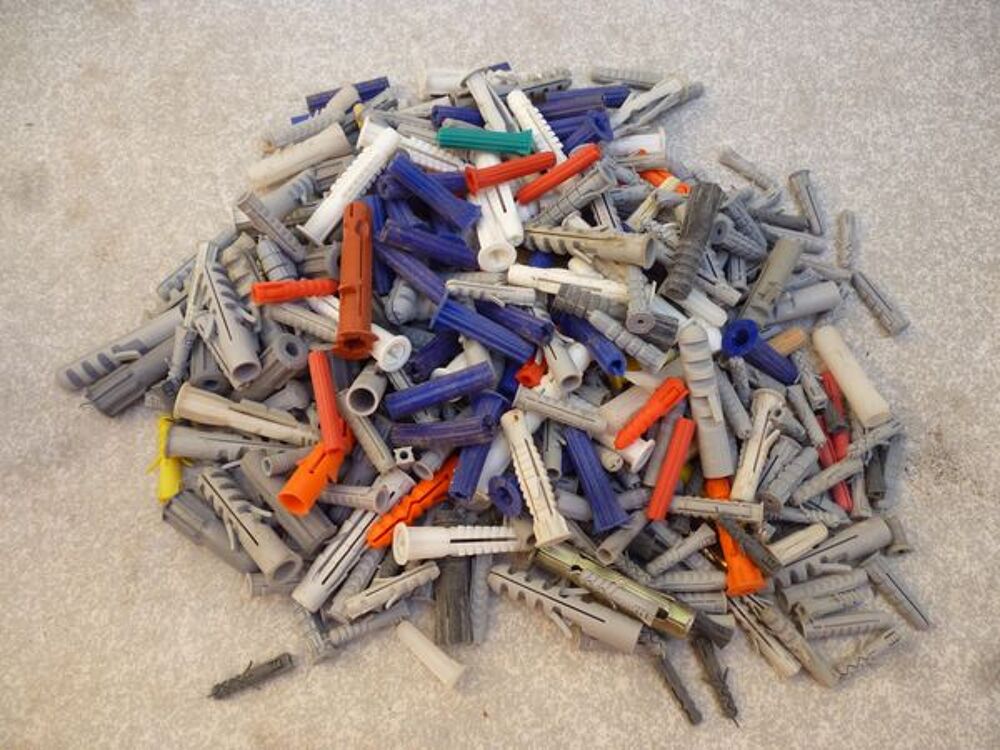 500 chevilles plastiques Bricolage