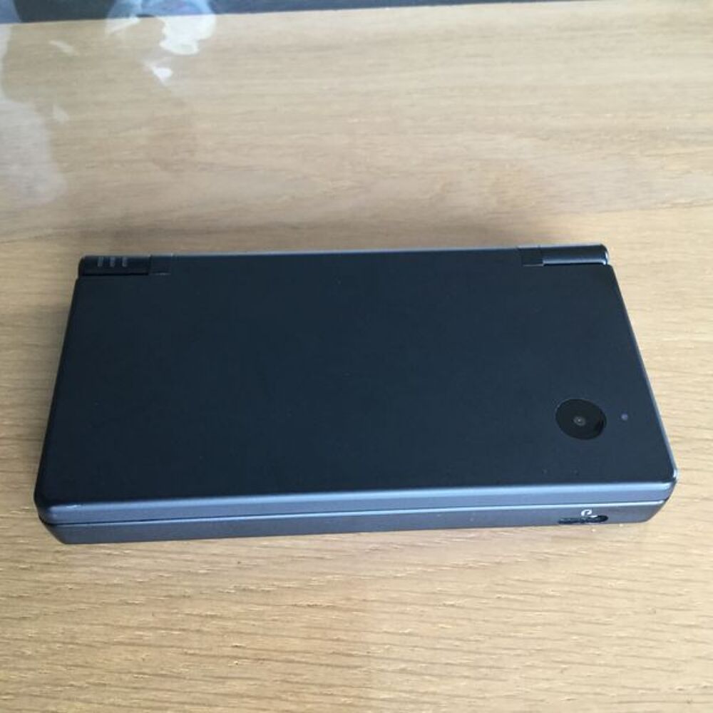 Nintendo DSi Consoles et jeux vidéos