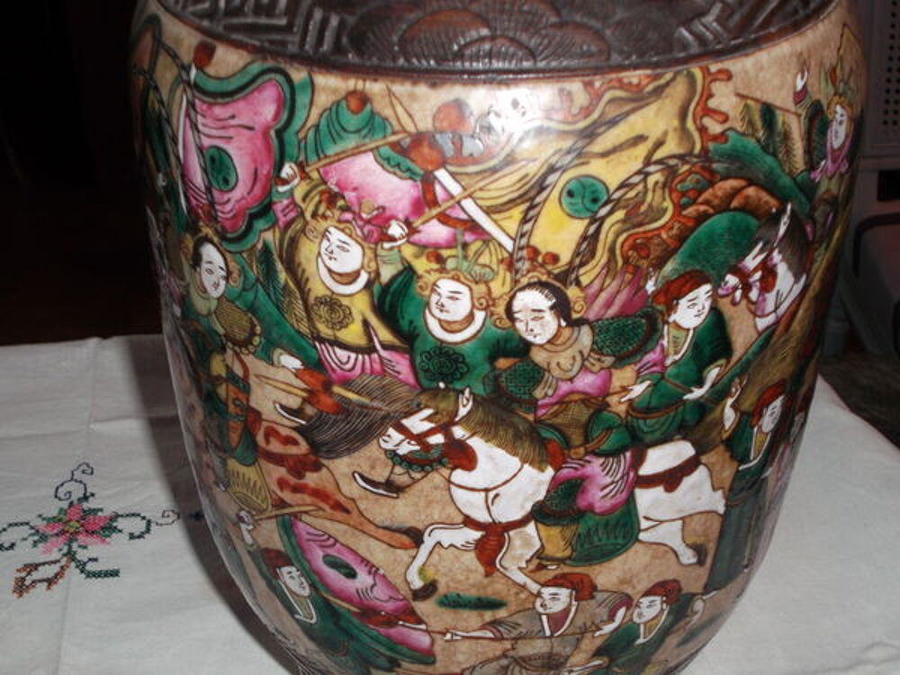 Paire de vases en porcelaine chinoise de Nankin Décoration