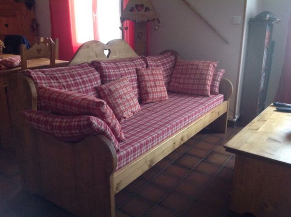 Canape et fauteuil savoyard Meubles