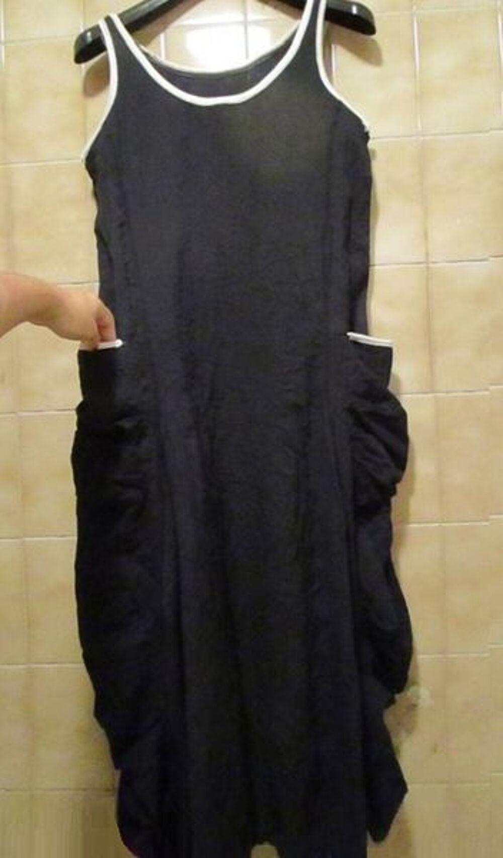 Robe longue sans manche, noire ou bleu nuit 34 ou 36 Vtements