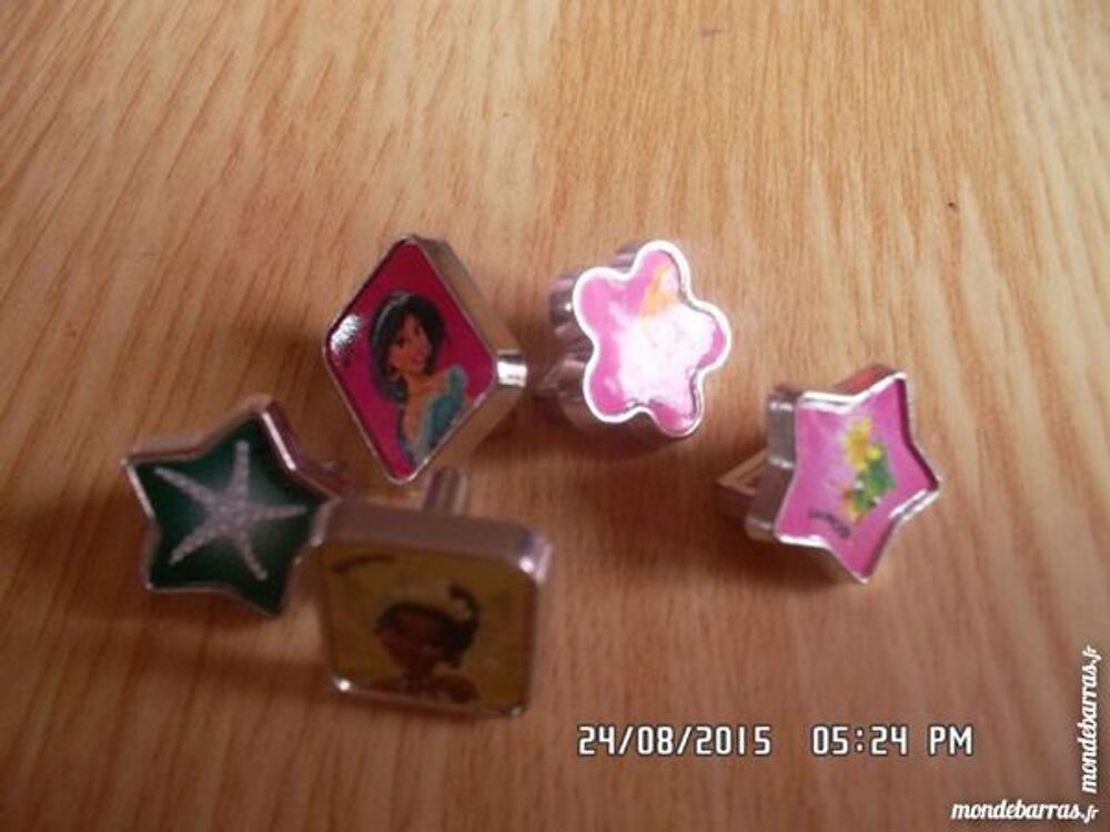 5 BIJOUX DISNEY POUR BRACELET Jeux / jouets