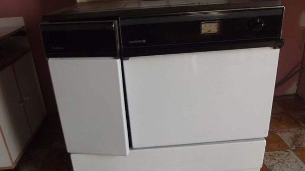 CUISINI&Egrave;RE A BOIS Electroménager