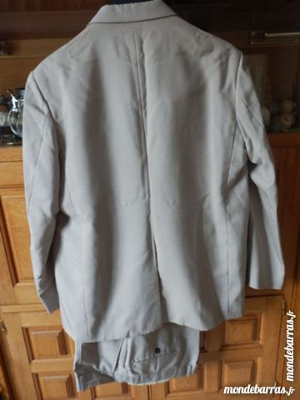 Costume beige Vêtements