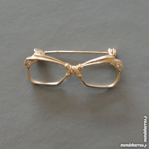 Broche lunette dorée sertie de 4 brillants 5 Cabestany (66)