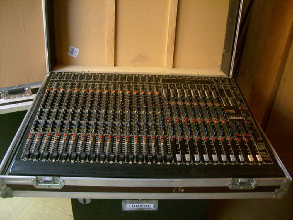  2 tables STUDIO MASTER 16-8-16 Instruments de musique