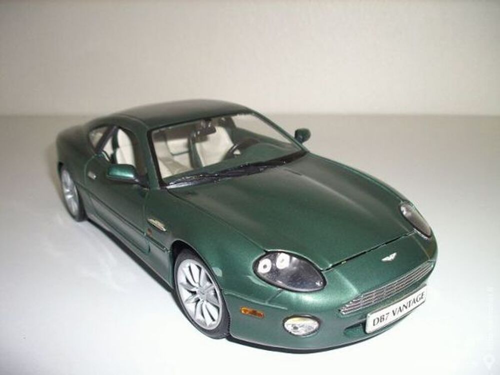 Aston Martin DB7 Vantage Maisto 1/18 Neuf Boite Jeux / jouets
