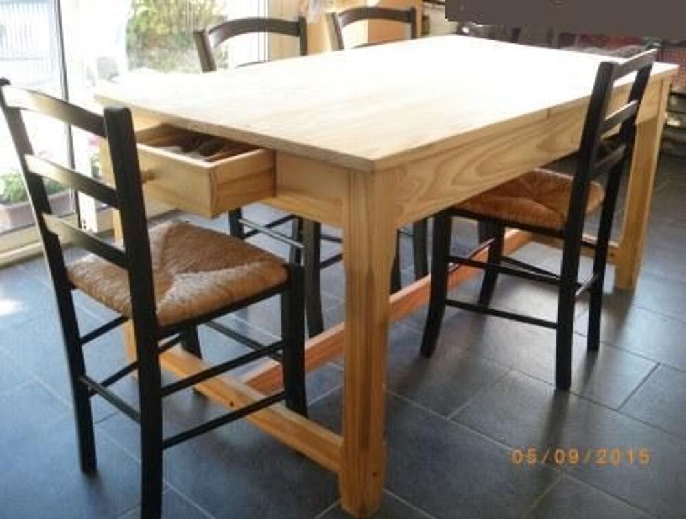 Table 6 places pin massif Meubles