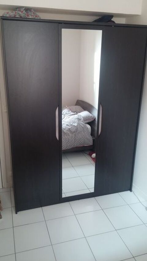 ARMOIRE 3 PORTES 170 Vlizy-Villacoublay (78)