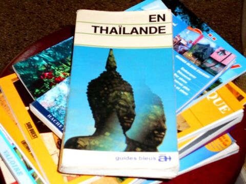 En Tha�lande guides bleus
5 Monflanquin (47)