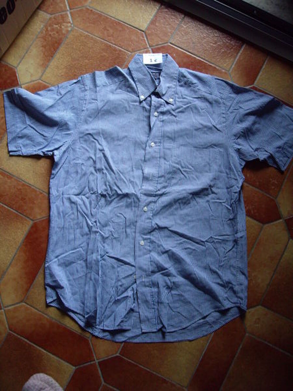 Chemises Homme manches courtes T39/40 ou T.3 &agrave; 1 € Vêtements