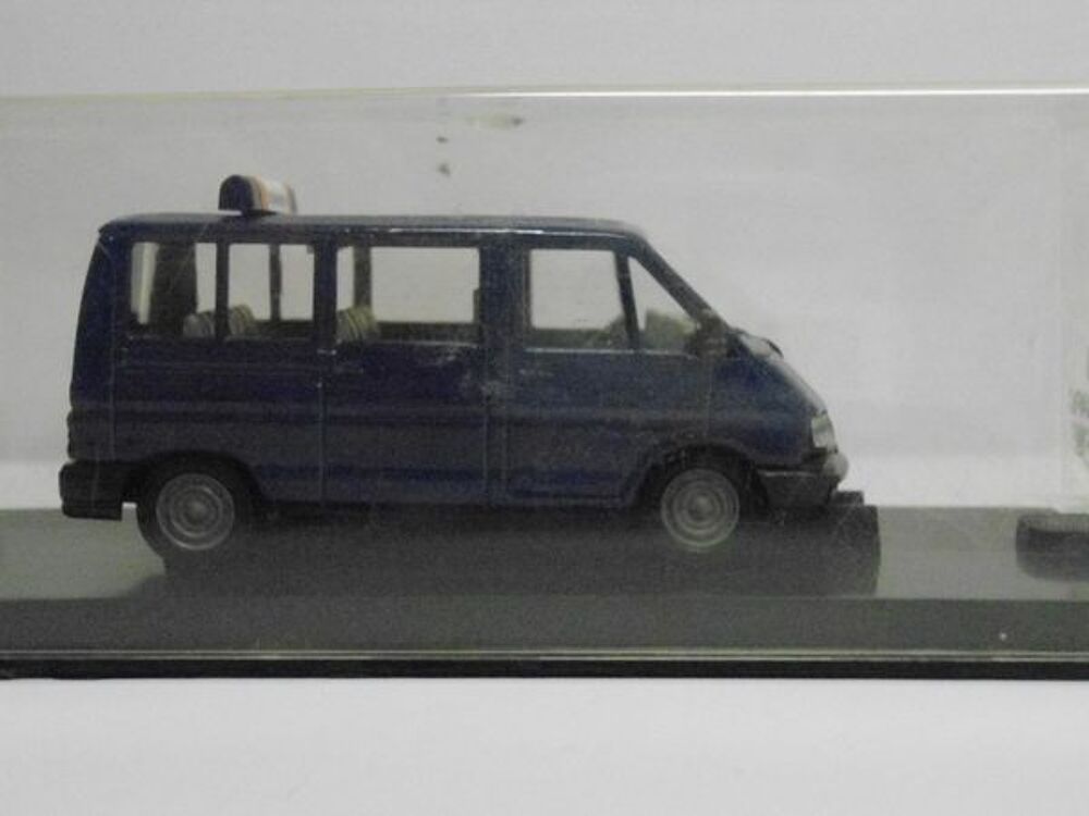Renault Trafic vitr&eacute; Gendarmerie VEREM 