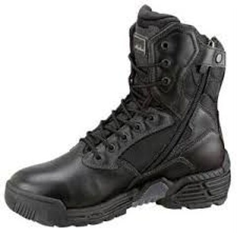 Chaussures de scurit MAGNUM NEUVES
75 Villejuif (94)