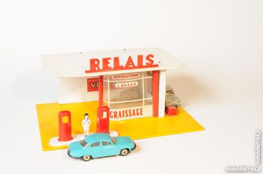Garage automobile en bois type Starluxe vers 1950 Jeux / jouets