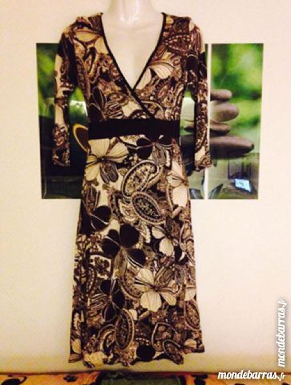 Robe armand thierry neuve Vêtements