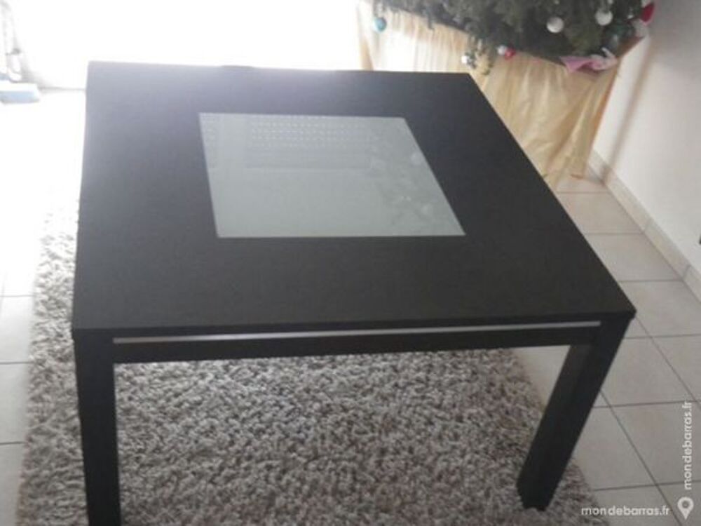 Table carr&eacute;e + 4 chaises couleur weng&eacute; Meubles