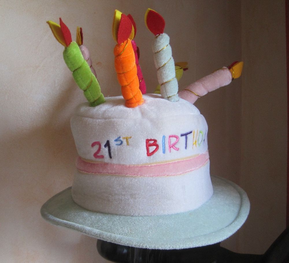 Chapeau Anniversaire Doubl&eacute; D&eacute;guisement 8 bougies TBE Jeux / jouets
