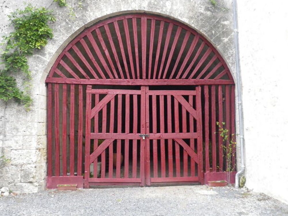 Location Autre Cave caveau sécurisé pour stocker votre vin Indre et Loire Rochecorbon