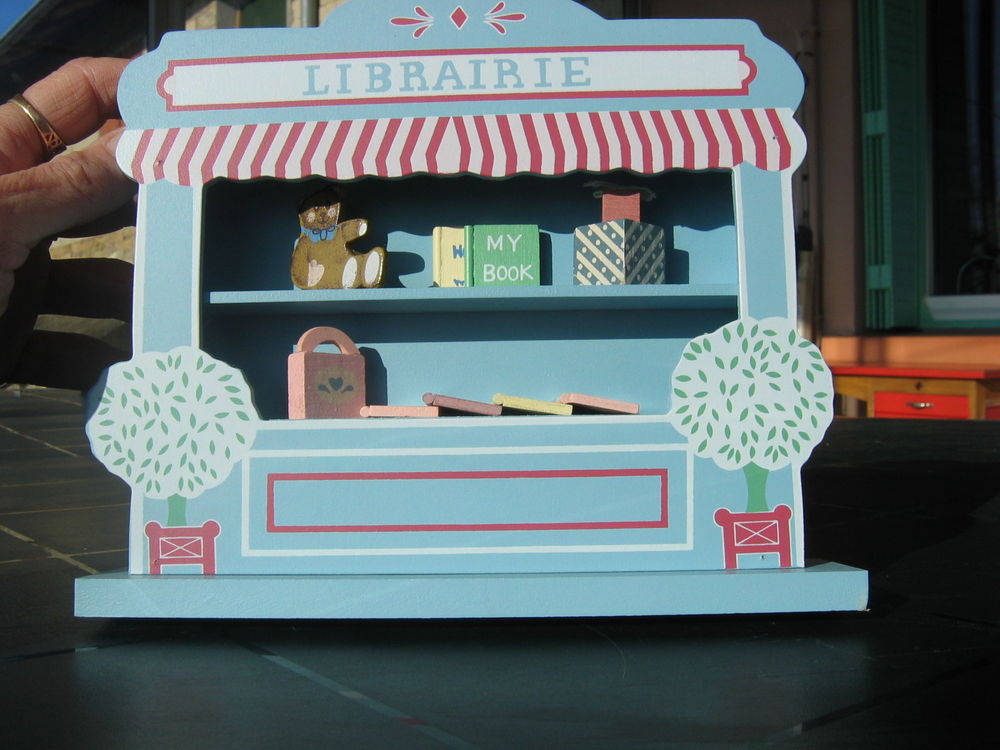 1 petite Librairie en bois bleu clair Décoration