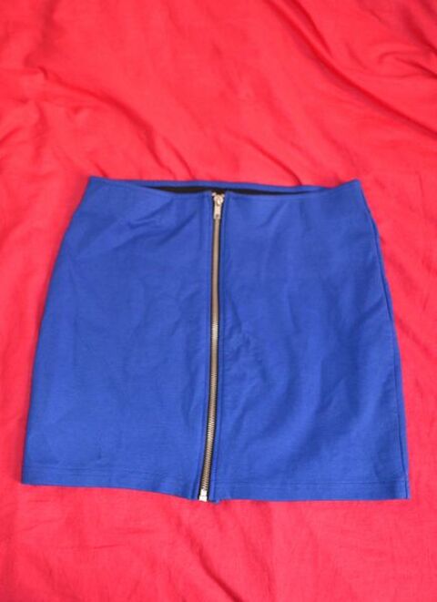 Jupe courte bleue lectrique 5 Nice (06)