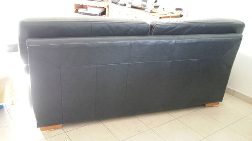 CANAPE EN CUIR BLEU MARINE 3 PLACES Meubles