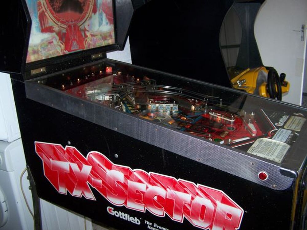 Collectionneur 61000 ach&egrave;te tous flippers a restaurer ou hs. Photos/Video/TV