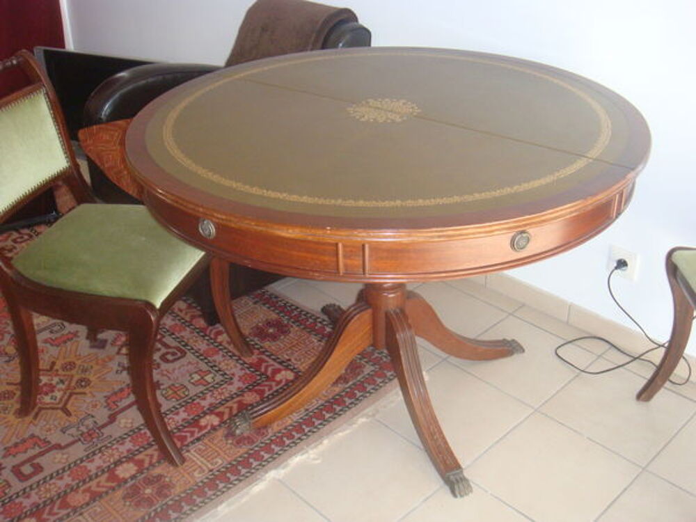 Vends canap&eacute; "Chesterfield". Meubles