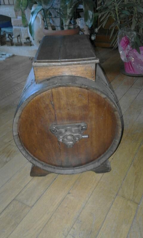 ancienne baratte  beurre 60 Issoudun (36)