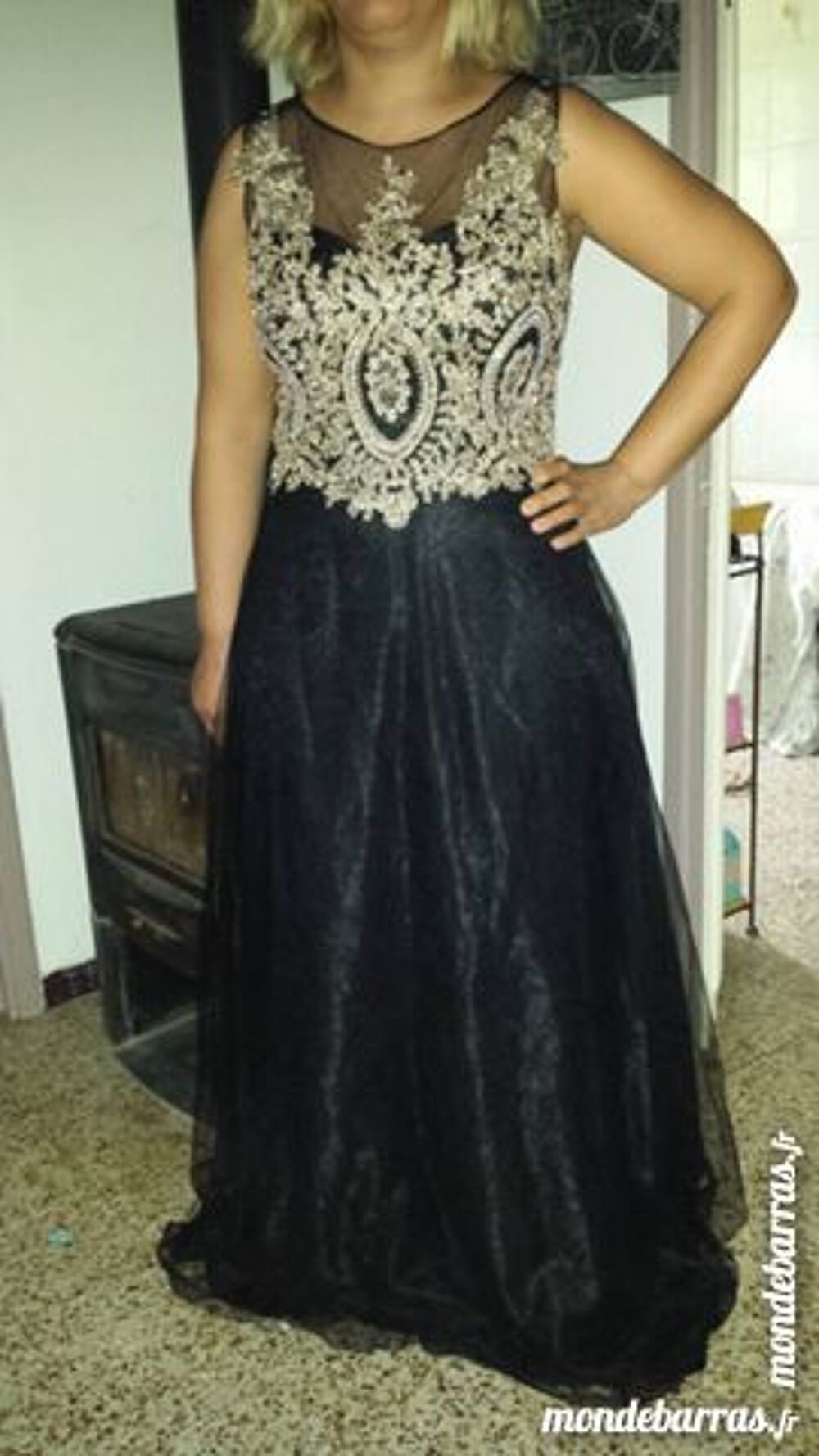 Robe noir et dor&eacute; de soir&eacute;e Vêtements
