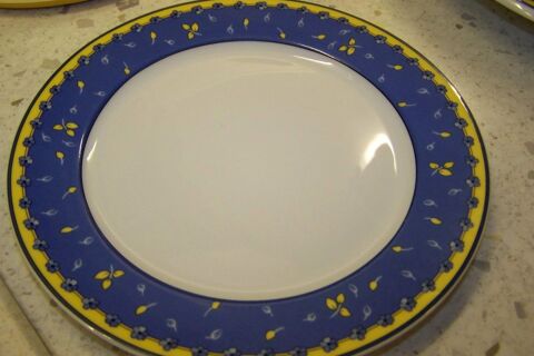 assiettes  dessert de service de table, NEUVES 3 Abbeville (80)