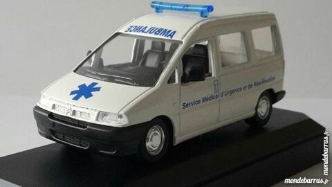 Citroën Jumpy ambulance SMUR 24 Follainville-Dennemont (78)