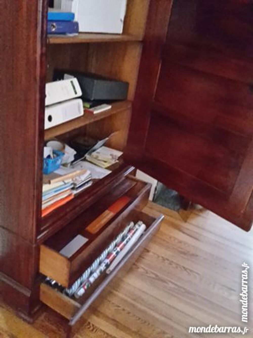Armoire Louis Philippe &agrave; porte miroir Meubles