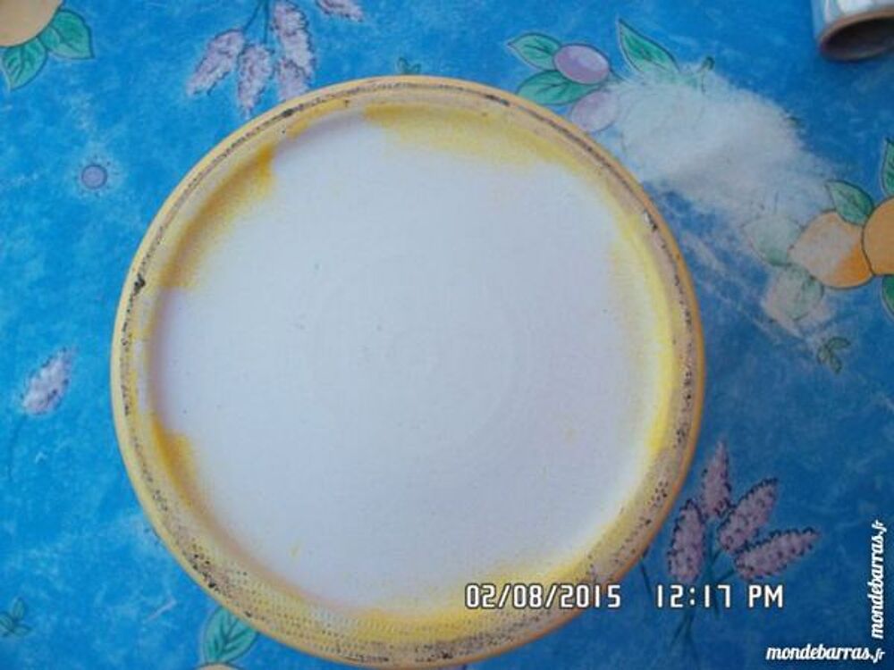 pot jaune verni Cuisine