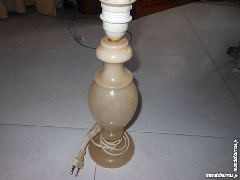 PIED DE LAMPE Décoration