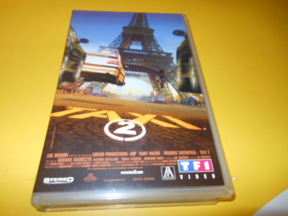 TAXI 2 sur cassette VHS pa49 DVD et blu-ray