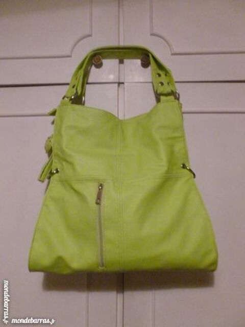 Sac vert pomme bandoulière 10 Thiais (94)