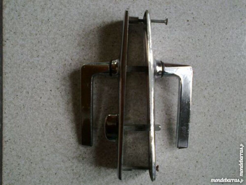 Poign&eacute;es de porte avec verrou Bricolage