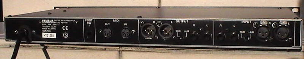 Rack de r&eacute;verb&eacute;ration YAMAHA Audio et hifi