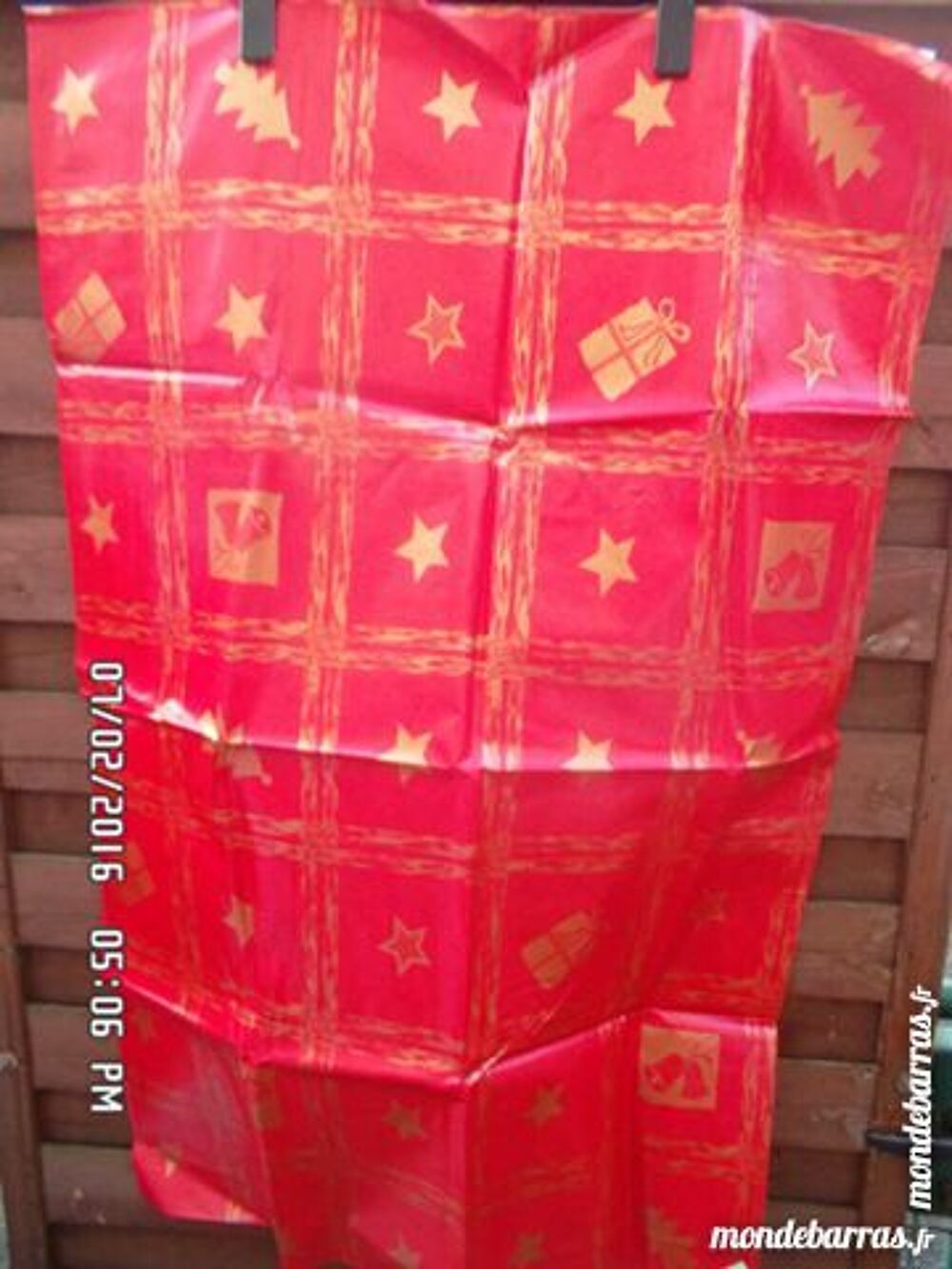 NAPPE ROUGE ETOILES Cuisine