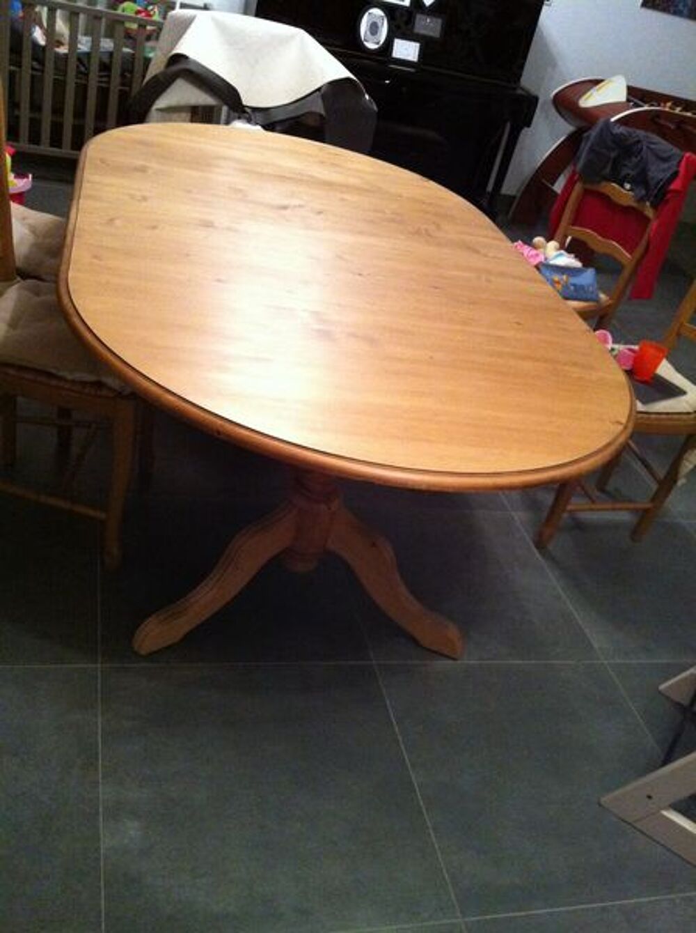 Table ovale gamme Interior's + 6 chaises Meubles