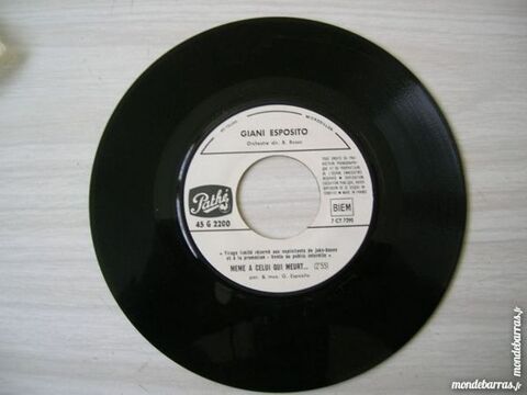 45 TOURS GIANI ESPOSITO Mme celui qui meurt - JUKEBOX 42 Nantes (44)