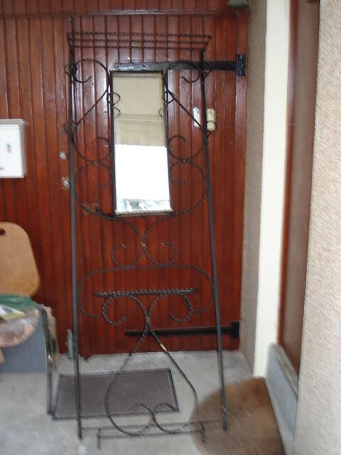 Porte manteau mural art déco en fer forgé 100 Fontenay-le-Fleury (78)