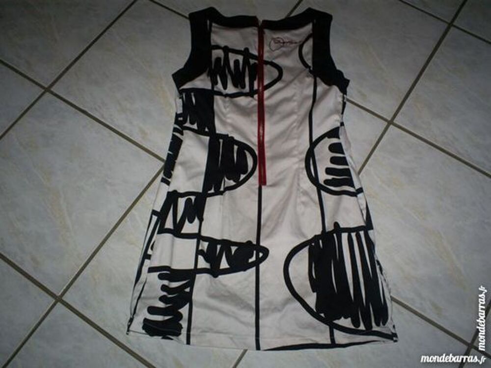 Robe DESIGUAL Taille 36 Vêtements