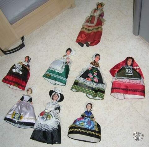 8 magnifiques poup�es de collection 4 Versailles (78)